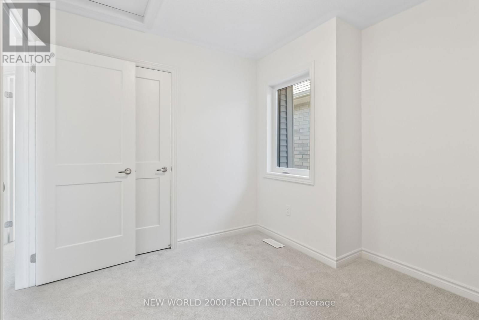 492 TREVOR STREET Image 24
