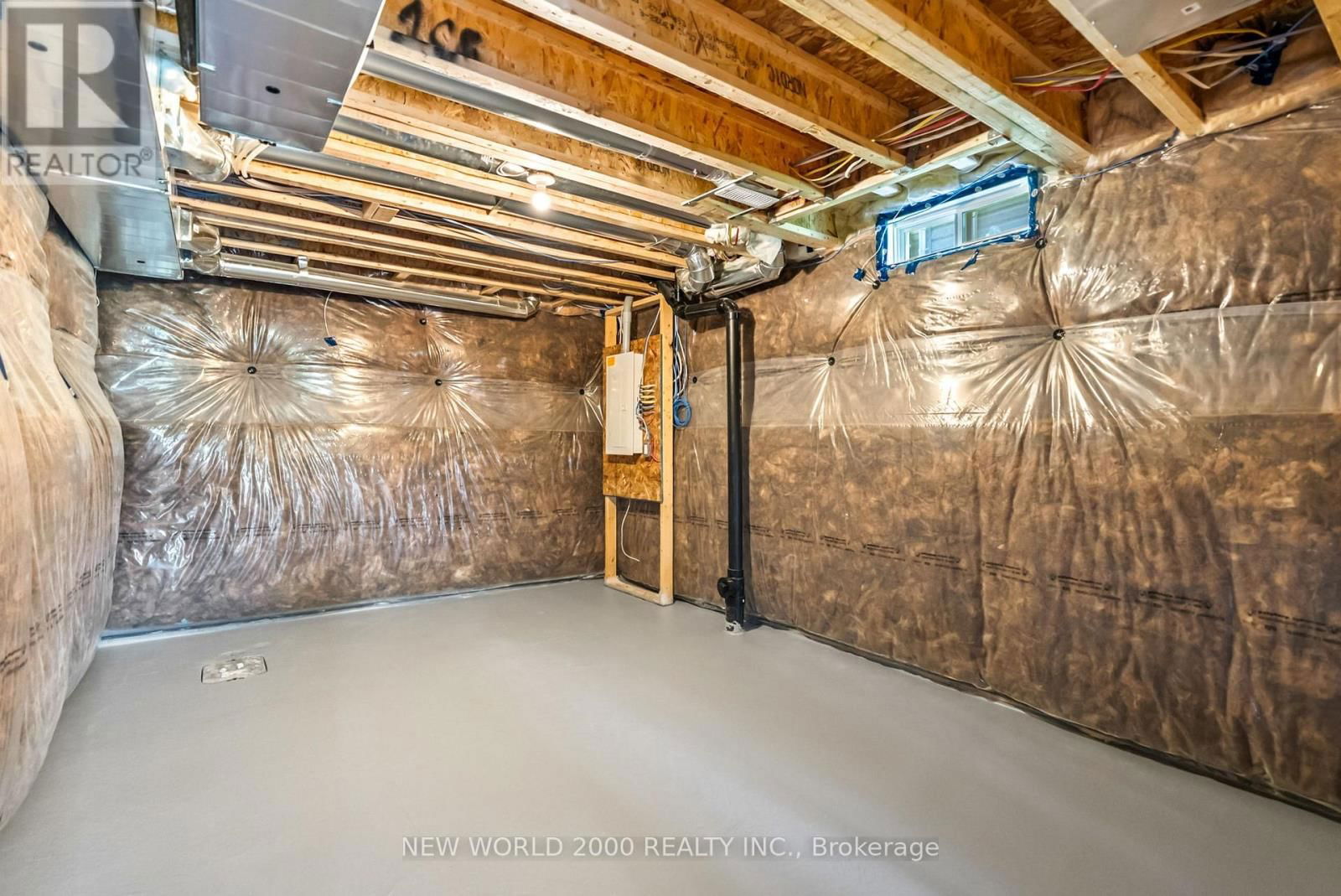 492 TREVOR STREET Image 32
