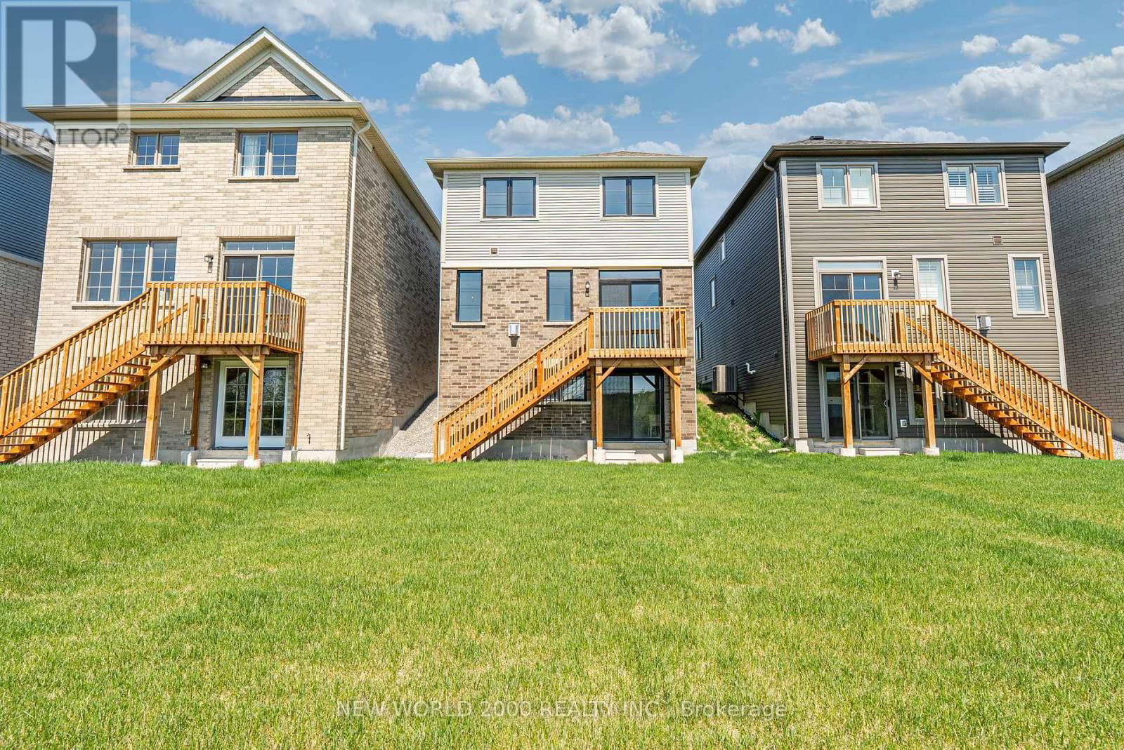 492 TREVOR STREET Image 33