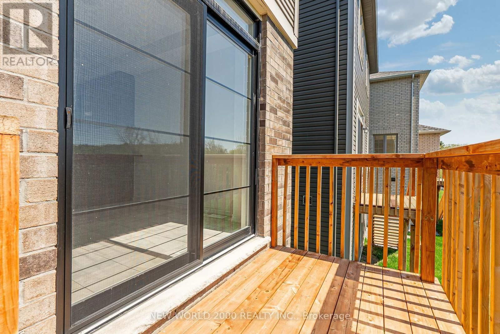 492 TREVOR STREET Image 35