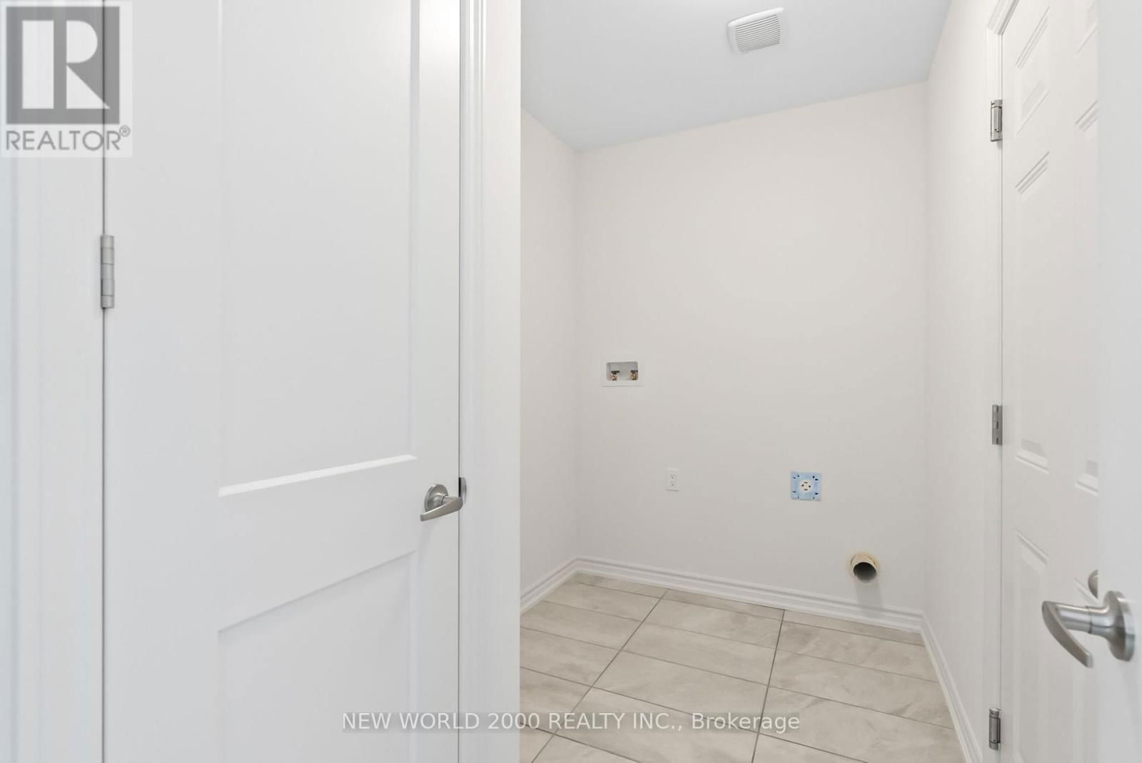 492 TREVOR STREET Image 8
