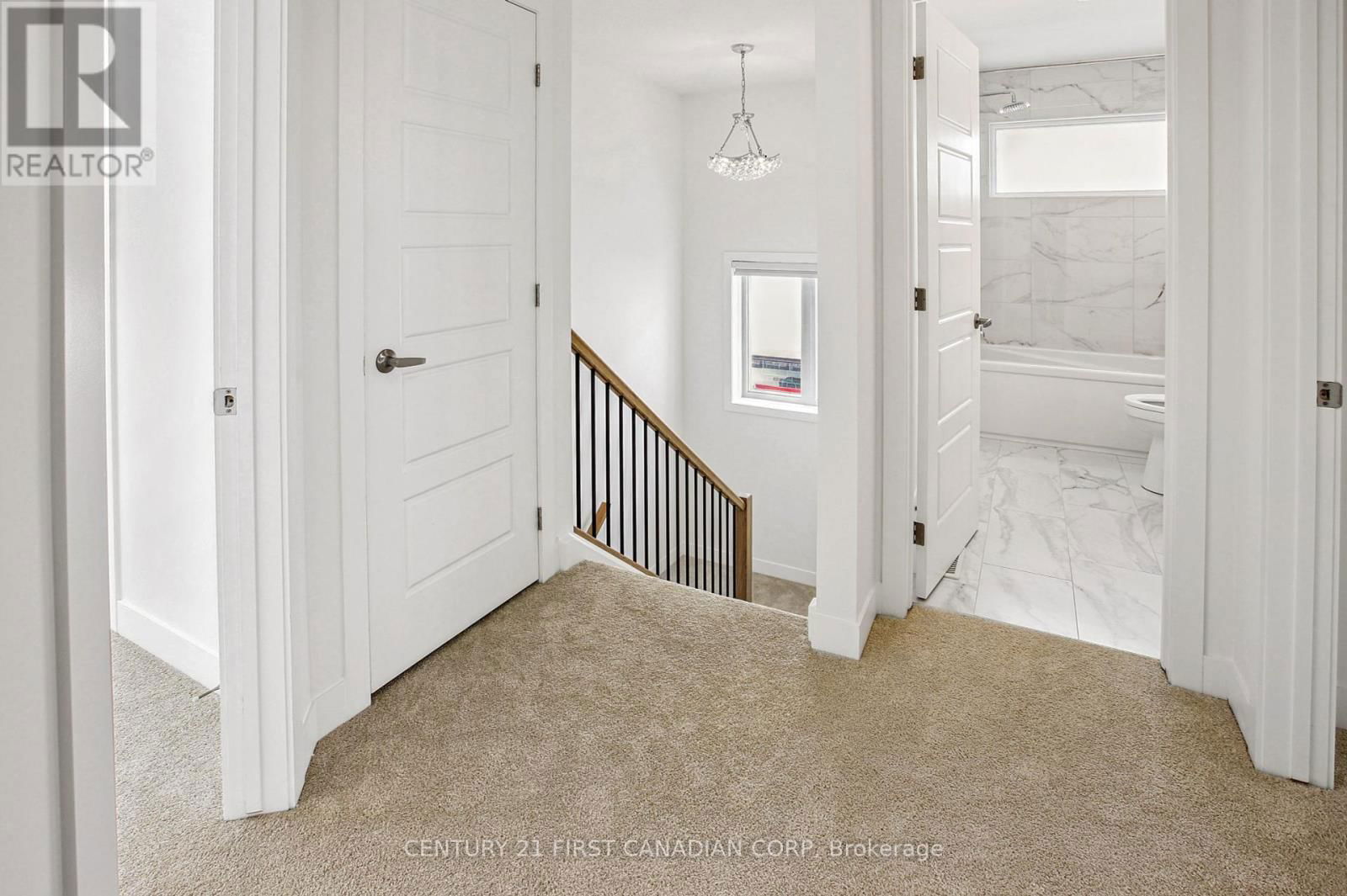 30 SPRUCE CRESCENT Image 15