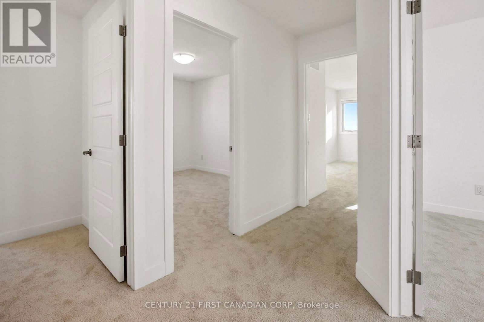 30 SPRUCE CRESCENT Image 20
