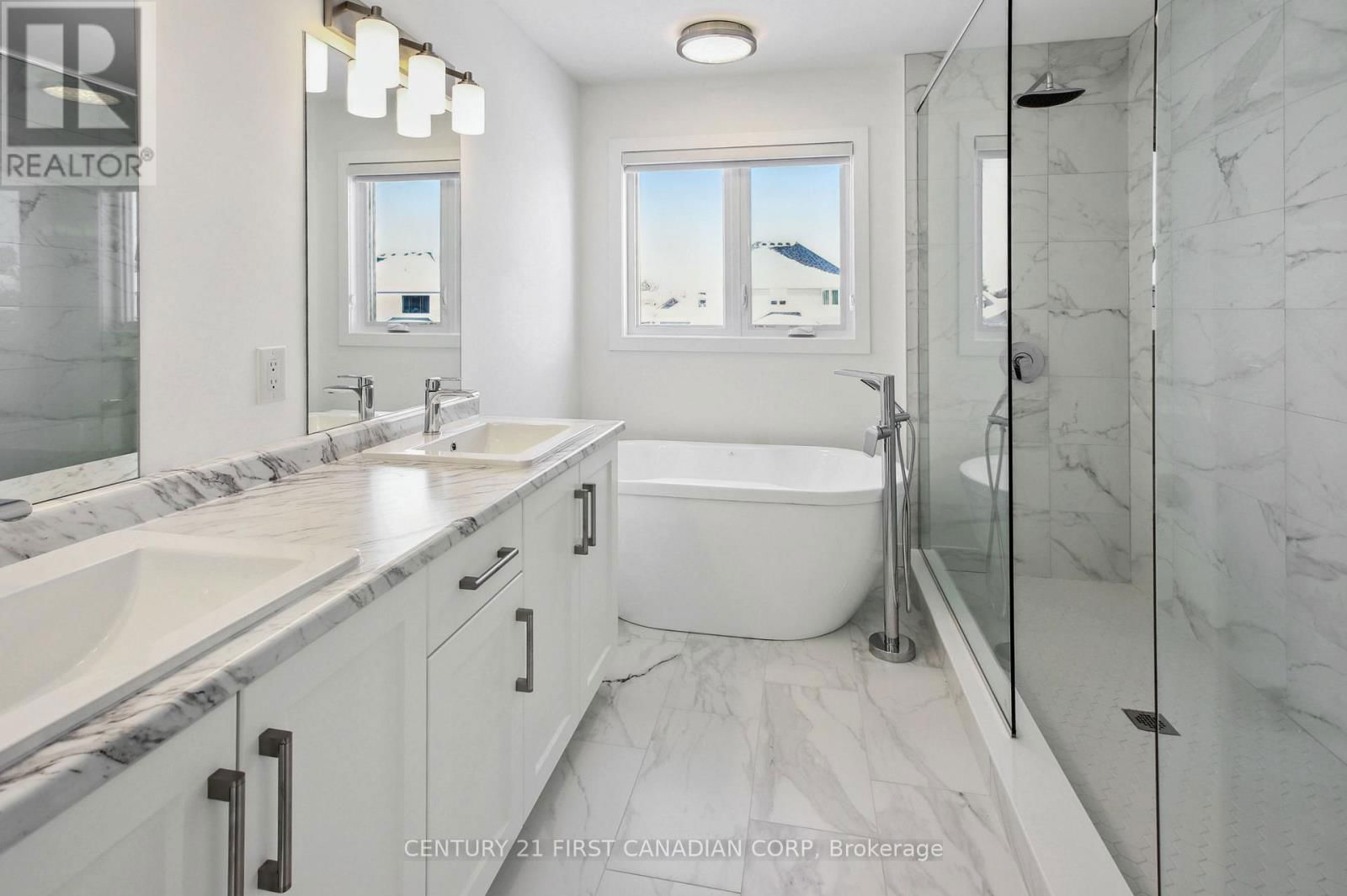 30 SPRUCE CRESCENT Image 21