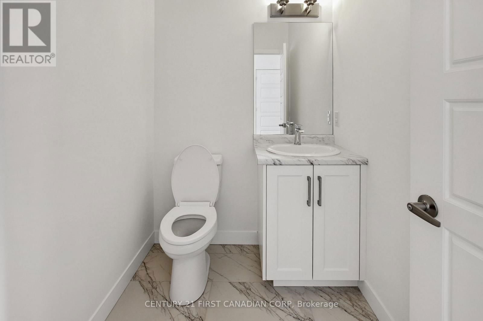 30 SPRUCE CRESCENT Image 24