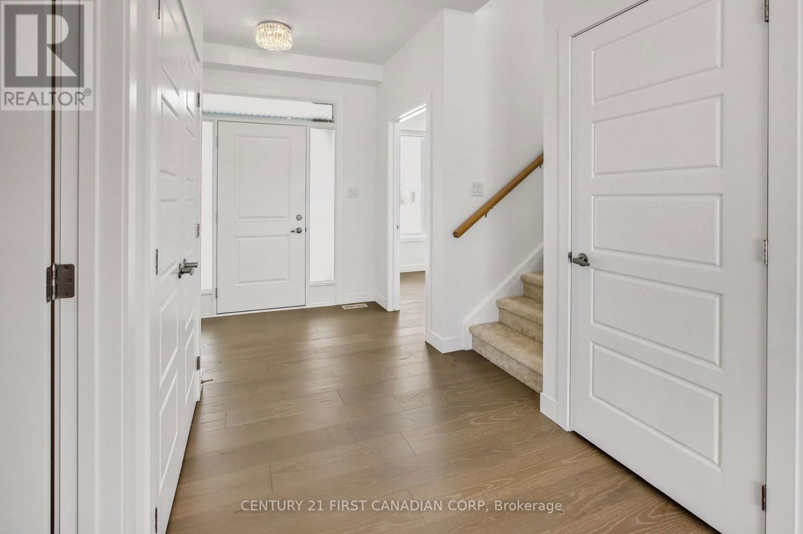 30 SPRUCE CRESCENT Image 3