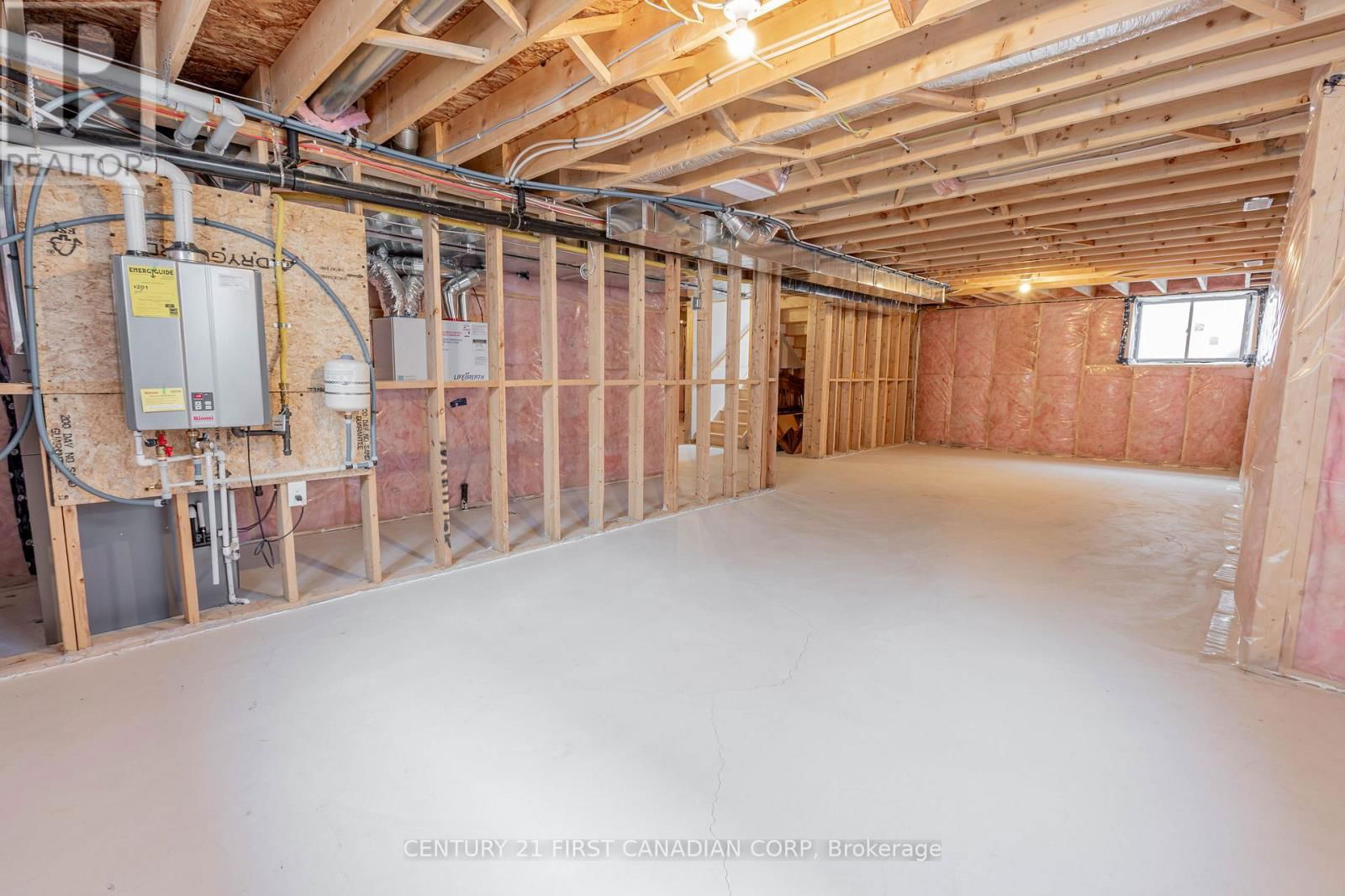 30 SPRUCE CRESCENT Image 31