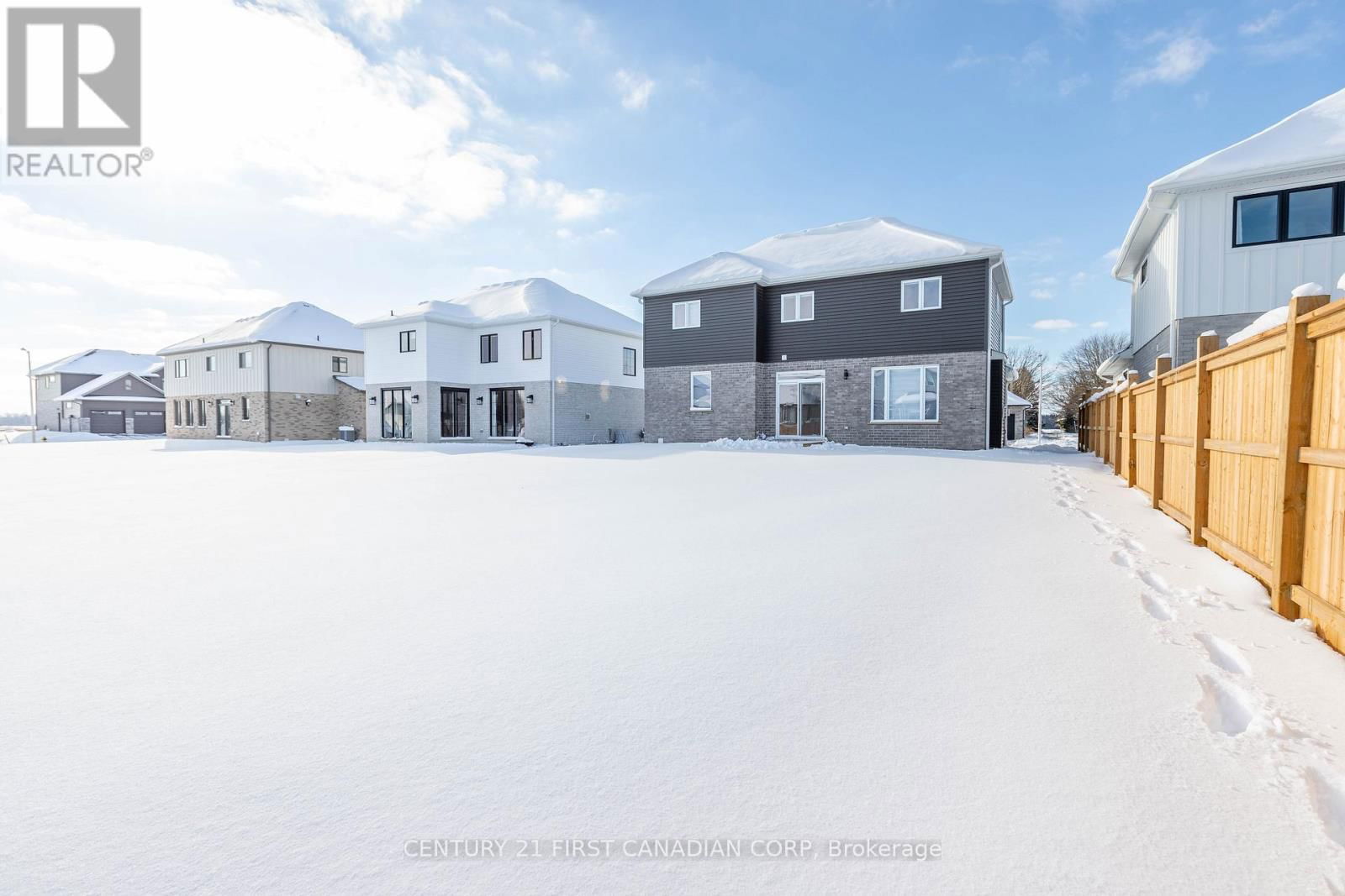 30 SPRUCE CRESCENT Image 34