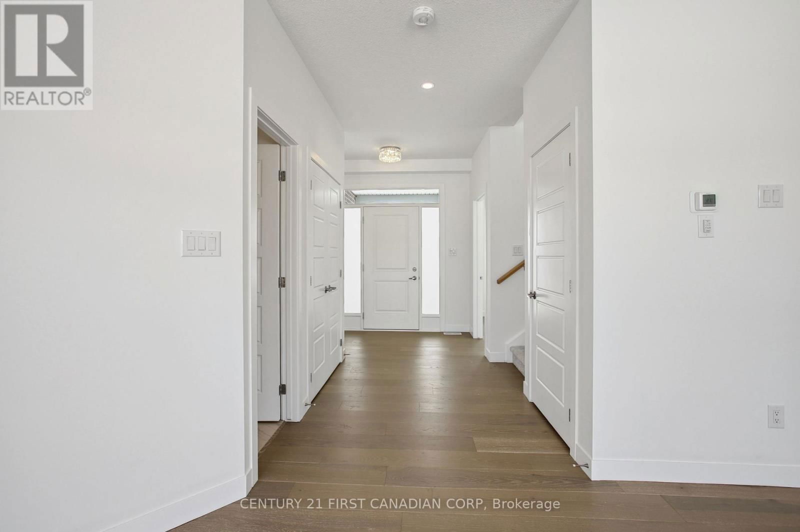 30 SPRUCE CRESCENT Image 7