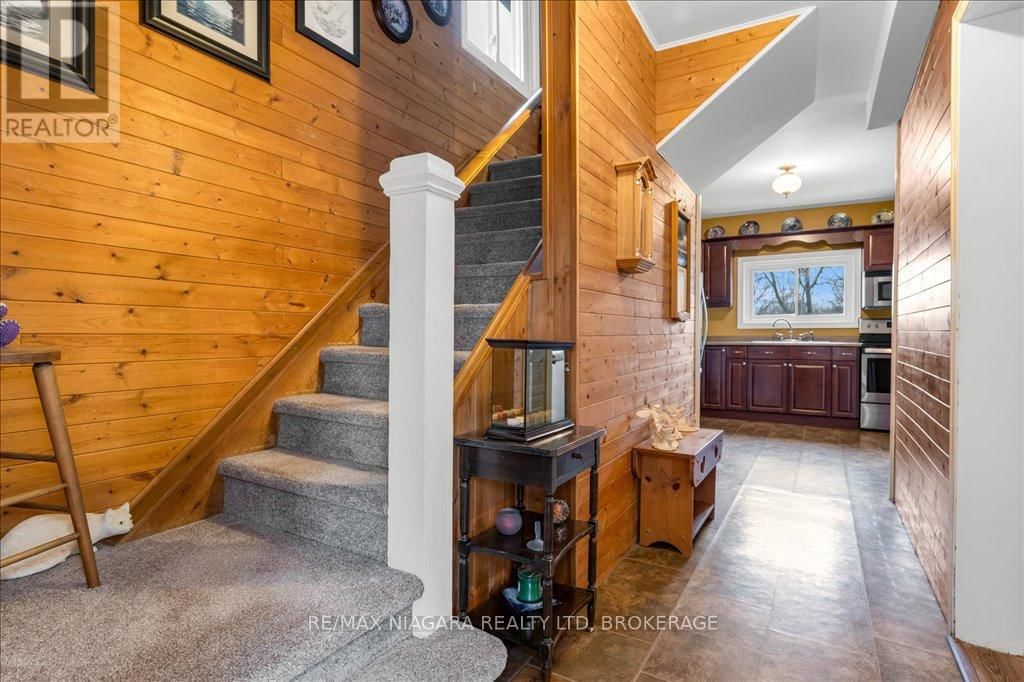 53 TURNER CRESCENT Image 14