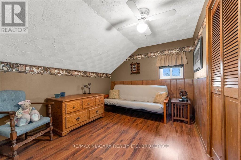 53 TURNER CRESCENT Image 19