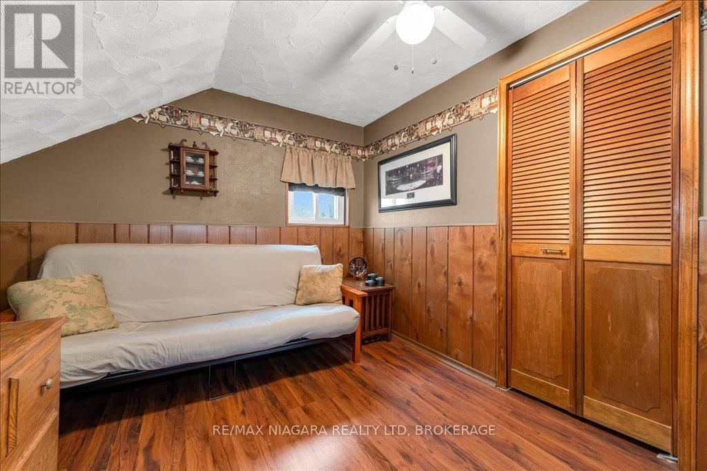 53 TURNER CRESCENT Image 20