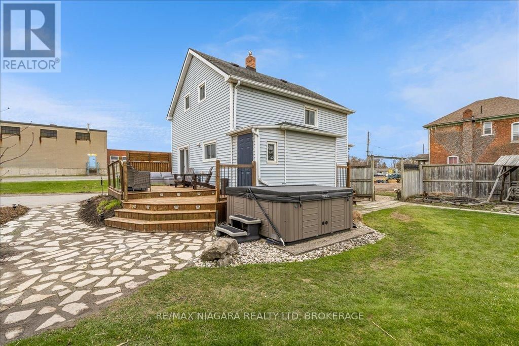 53 TURNER CRESCENT Image 25