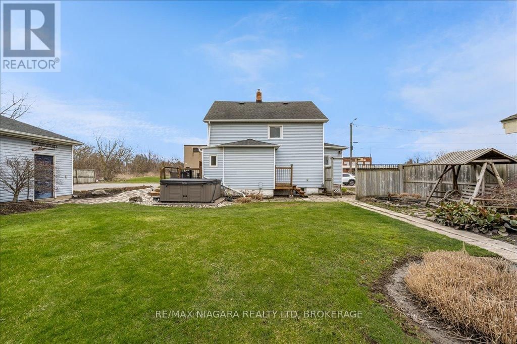 53 TURNER CRESCENT Image 28