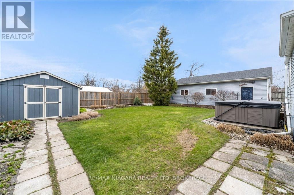 53 TURNER CRESCENT Image 29