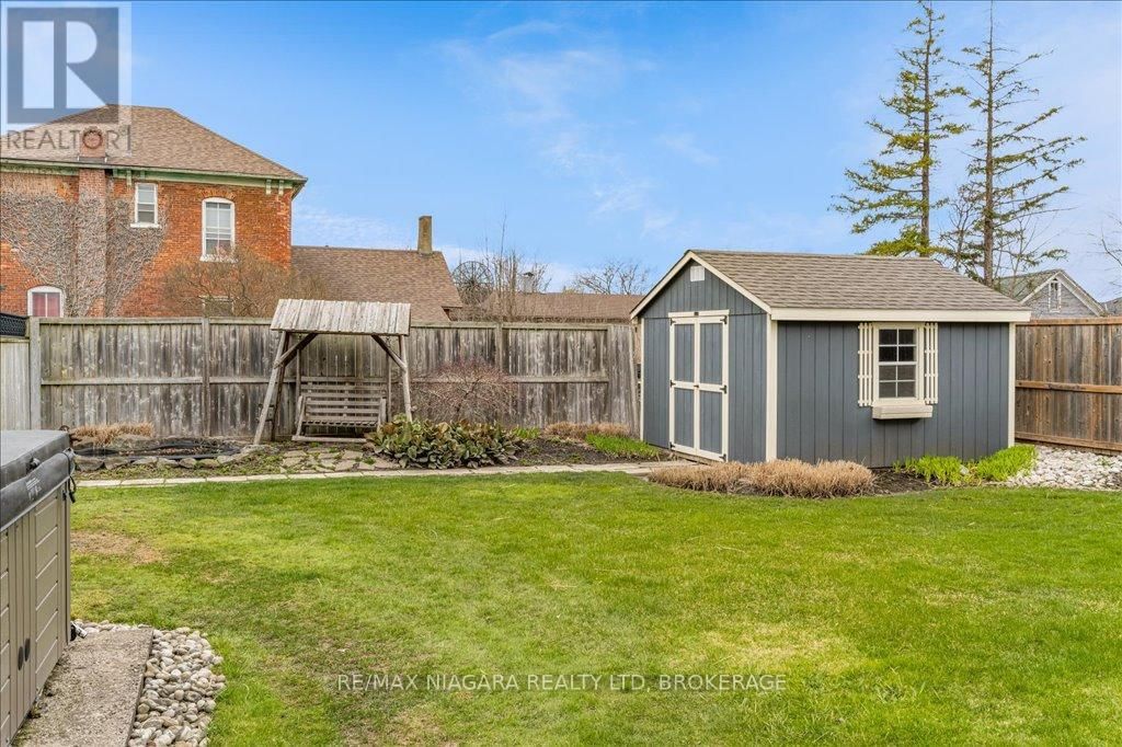53 TURNER CRESCENT Image 30