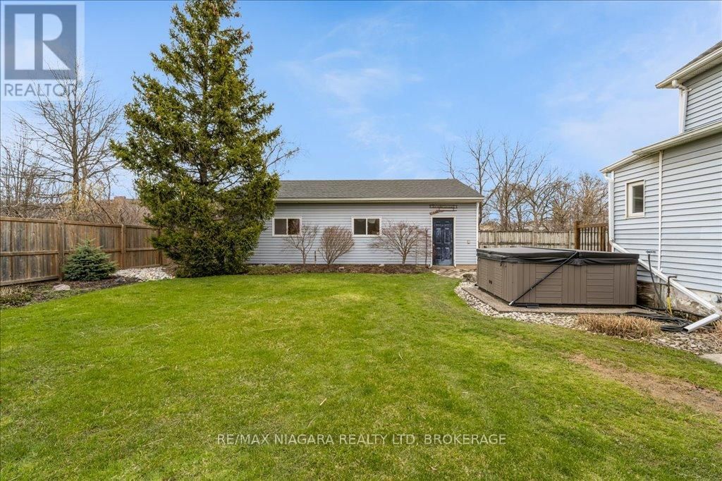 53 TURNER CRESCENT Image 31