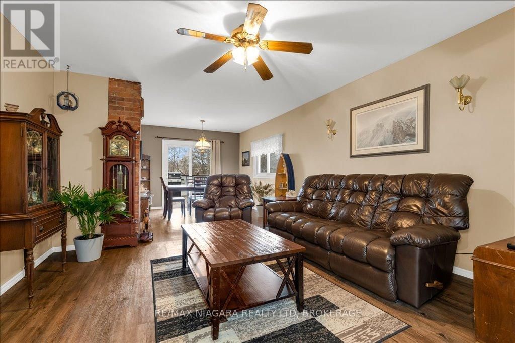 53 TURNER CRESCENT Image 6