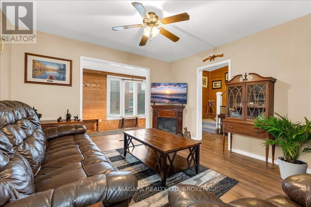 53 TURNER CRESCENT Image 7