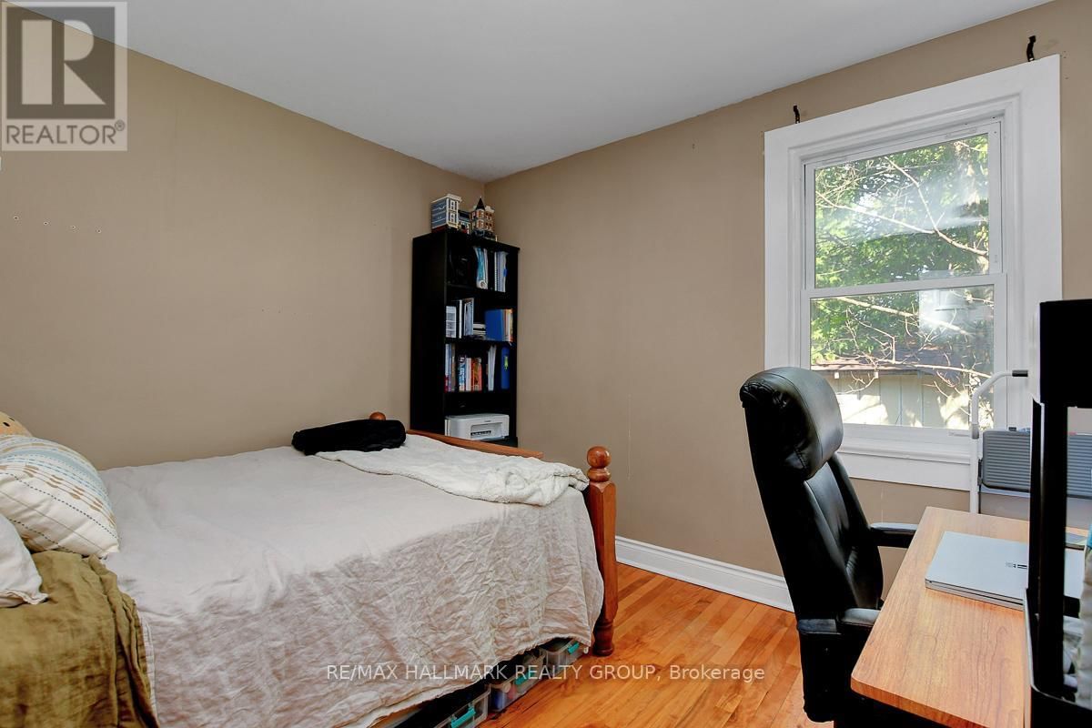 89 TOWER ROAD Image 14
