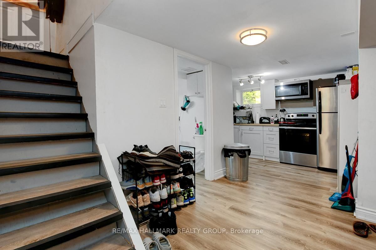89 TOWER ROAD Image 18