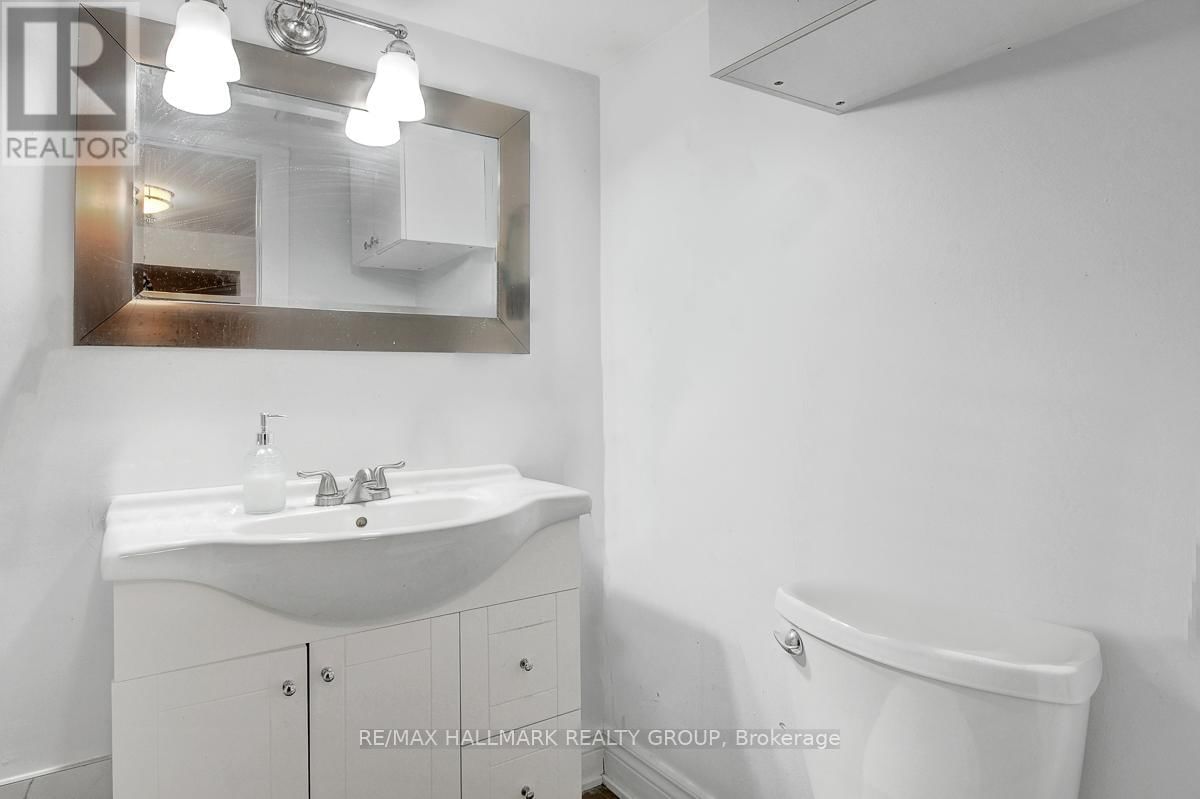 89 TOWER ROAD Image 25