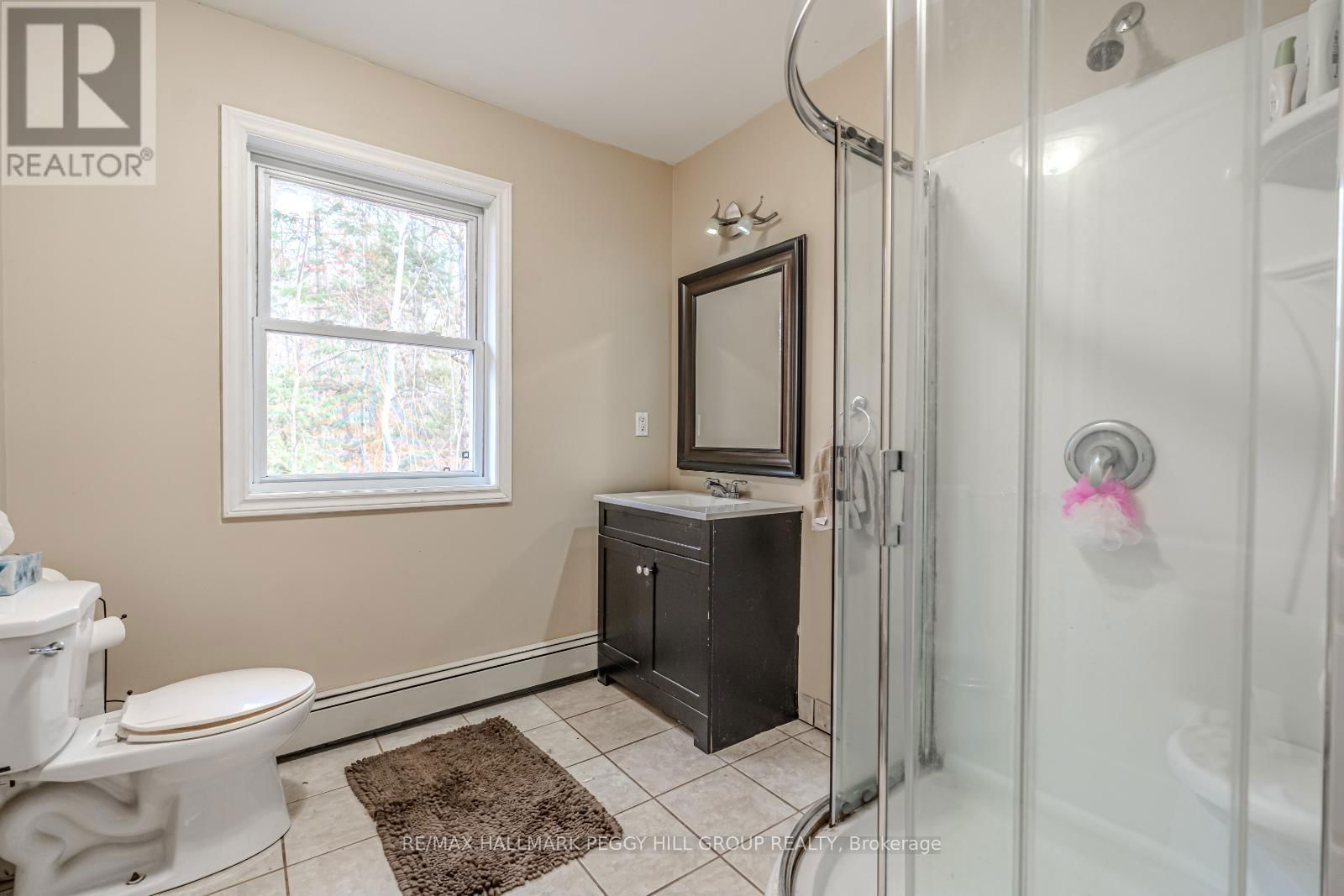4 CLOVER COURT Image 18