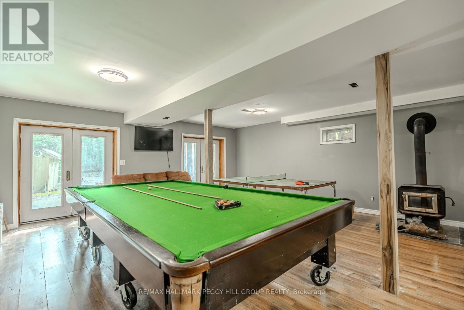 4 CLOVER COURT Image 22