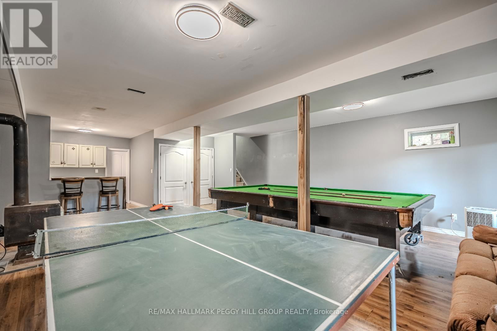 4 CLOVER COURT Image 23