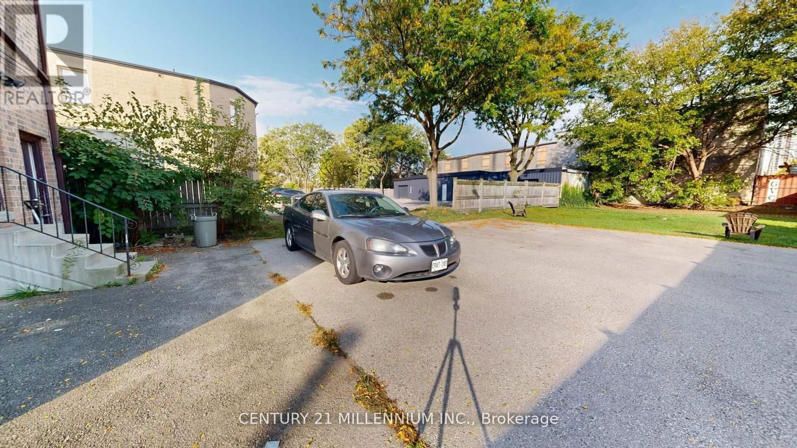 184 SIMCOE STREET Image 39