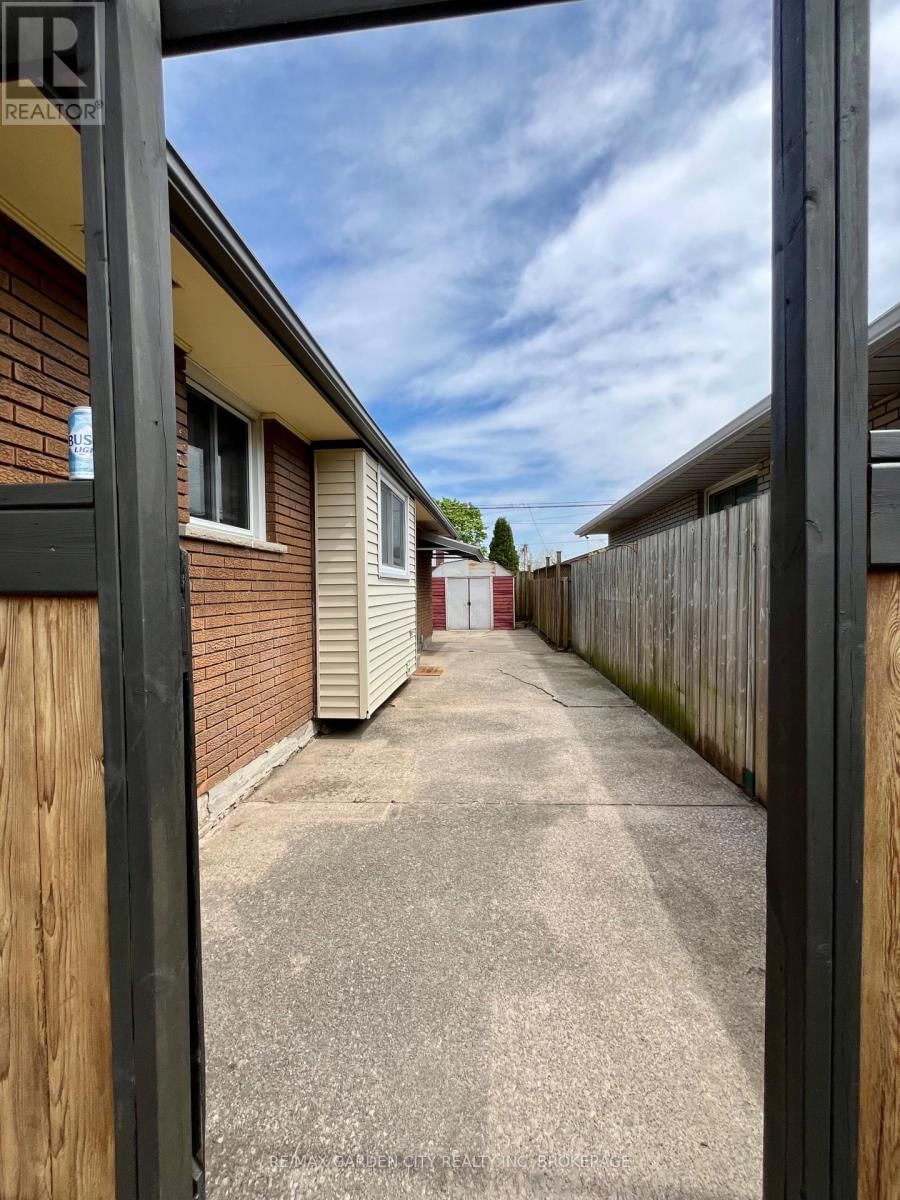 66 MARTIN STREET Image 34