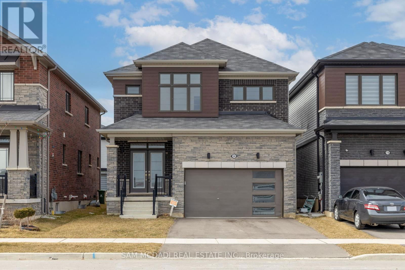 180 WHITHORN CRESCENT Image 1