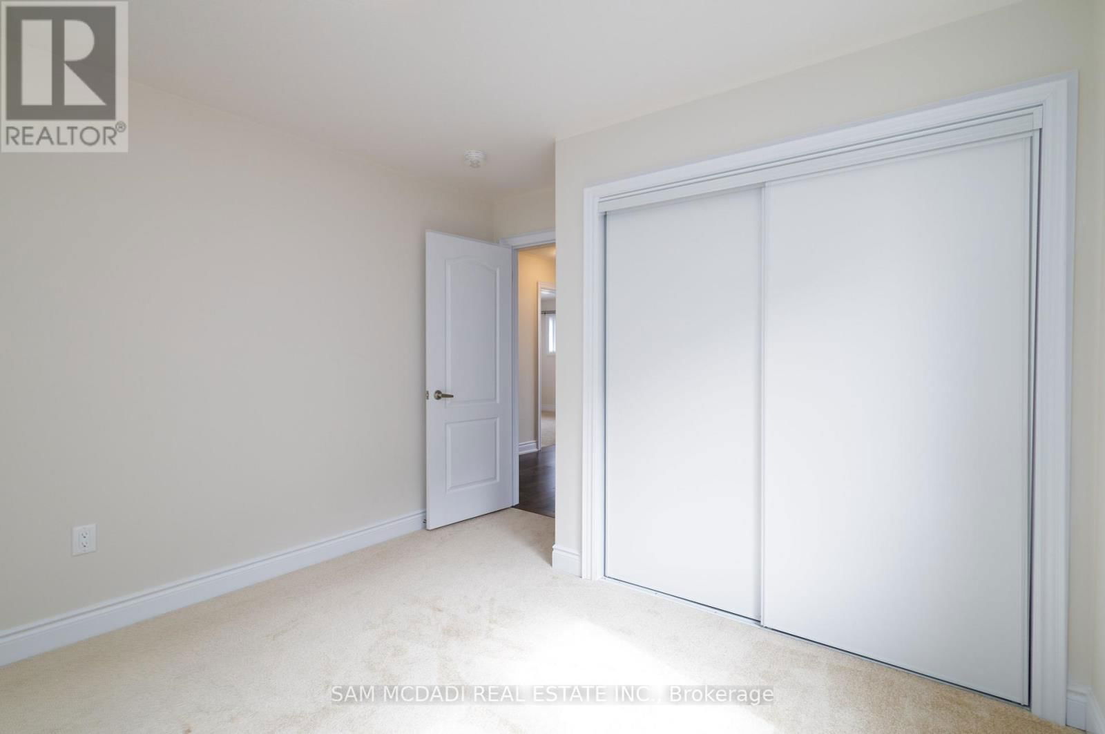 180 WHITHORN CRESCENT Image 15