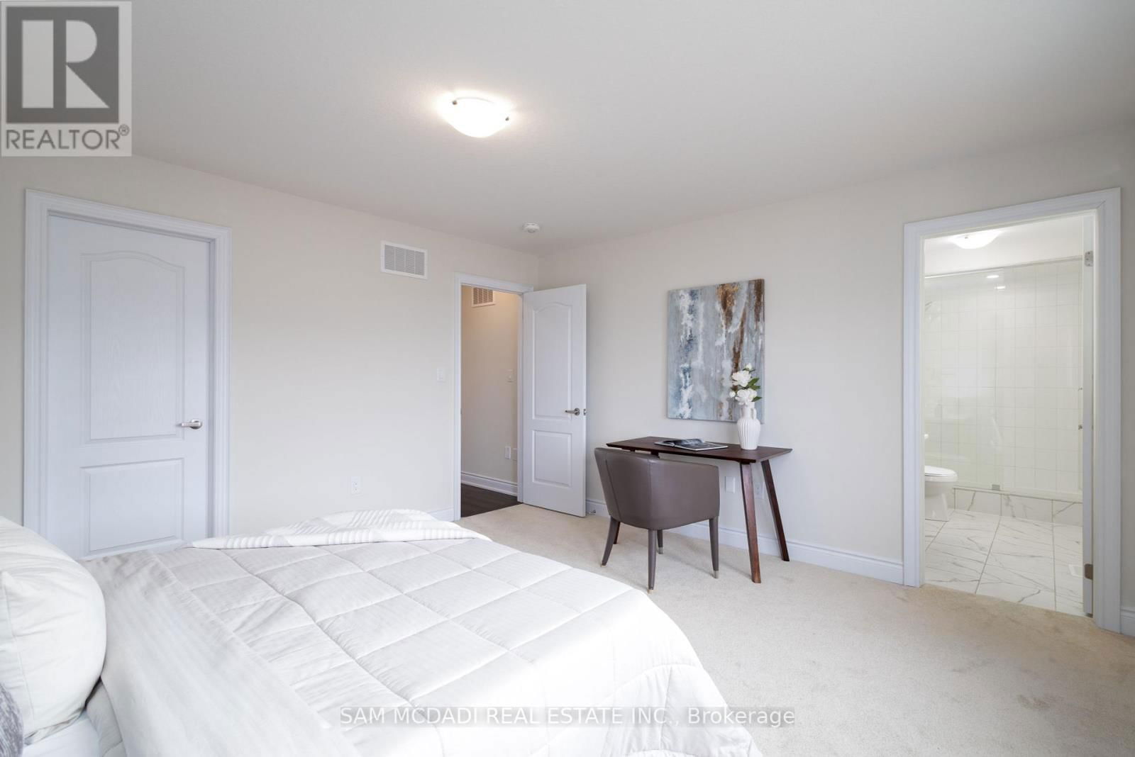 180 WHITHORN CRESCENT Image 19