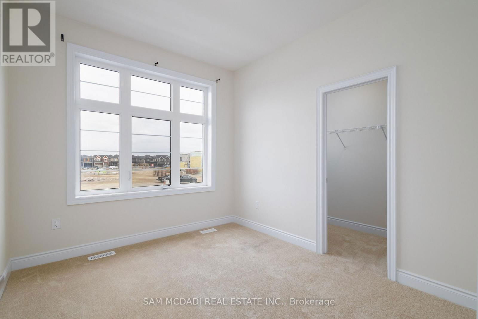 180 WHITHORN CRESCENT Image 23