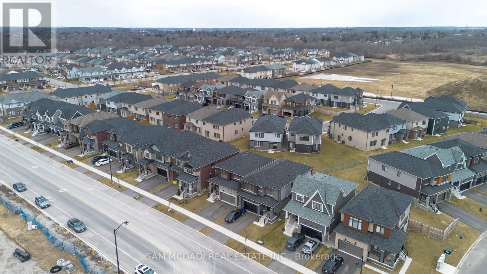 180 WHITHORN CRESCENT Image 27