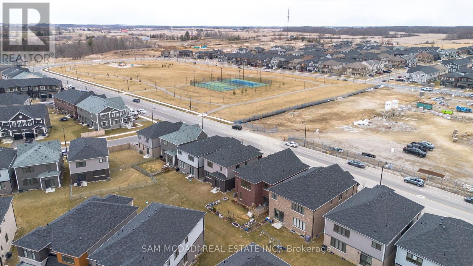 180 WHITHORN CRESCENT Image 35
