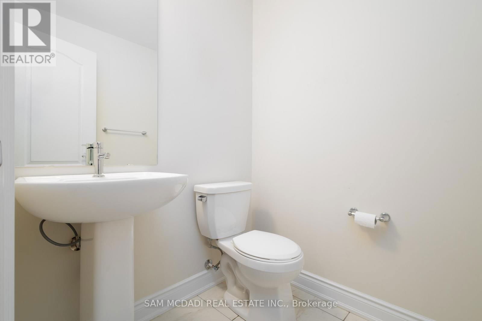 180 WHITHORN CRESCENT Image 5
