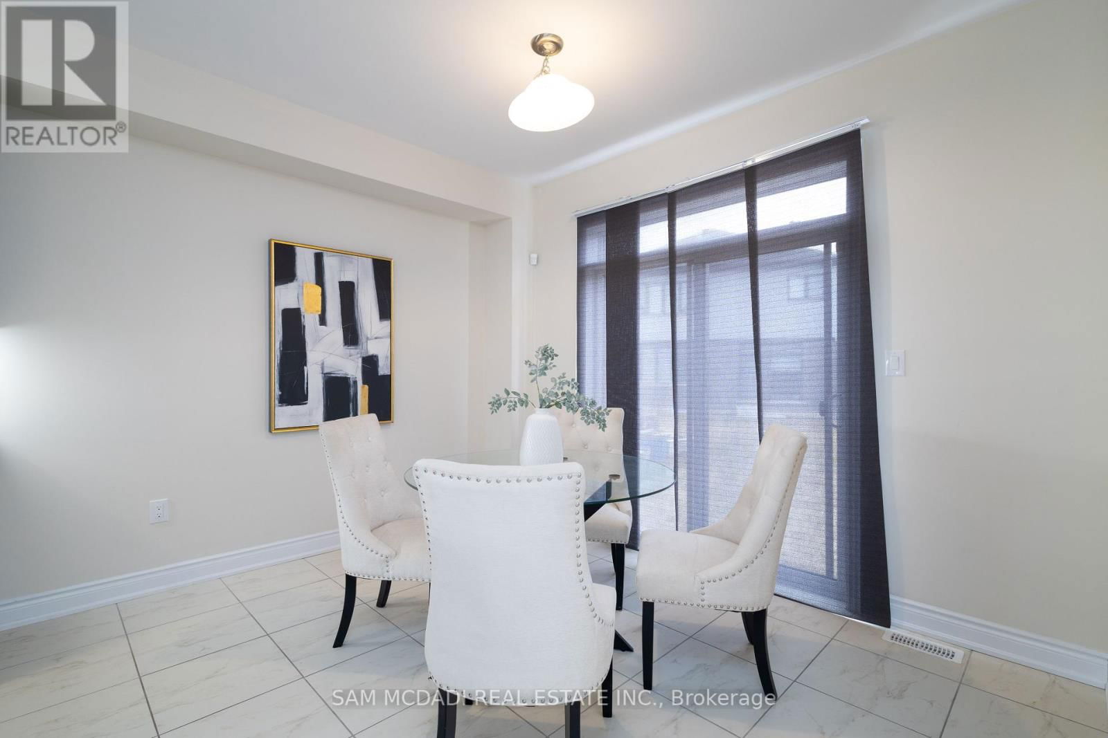 180 WHITHORN CRESCENT Image 7