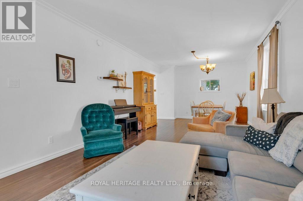 180 BYRON STREET WEST Image 10