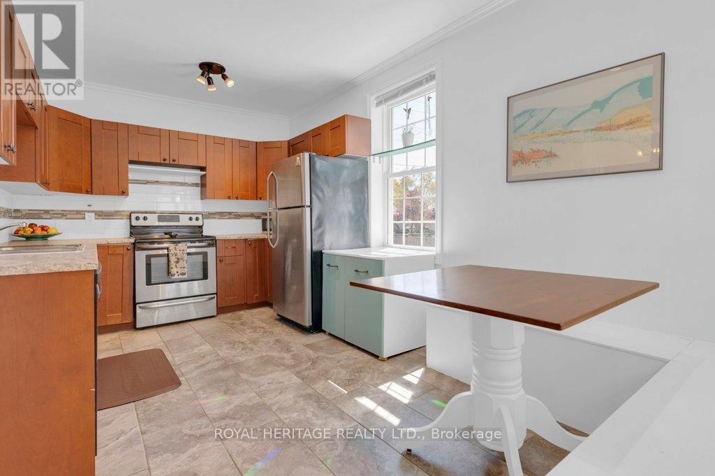 180 BYRON STREET WEST Image 15