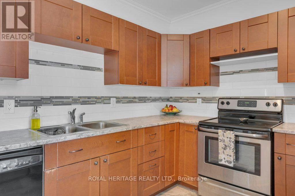 180 BYRON STREET WEST Image 17