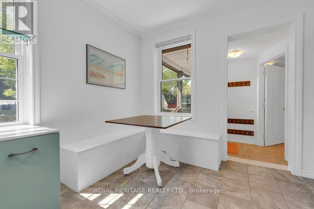 180 BYRON STREET WEST Image 19