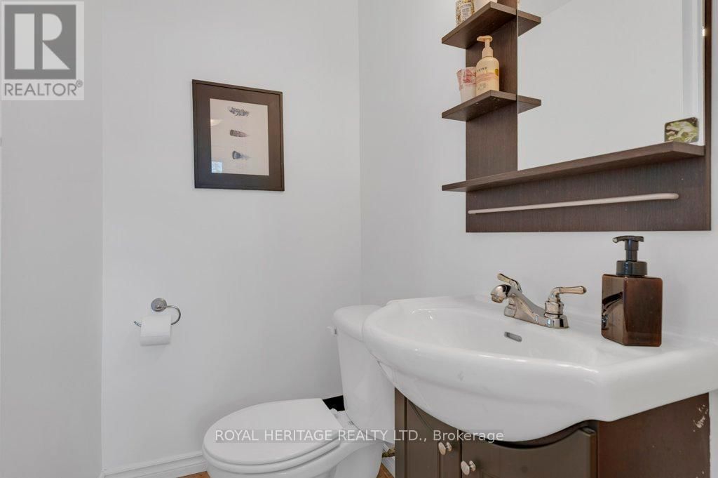 180 BYRON STREET WEST Image 20