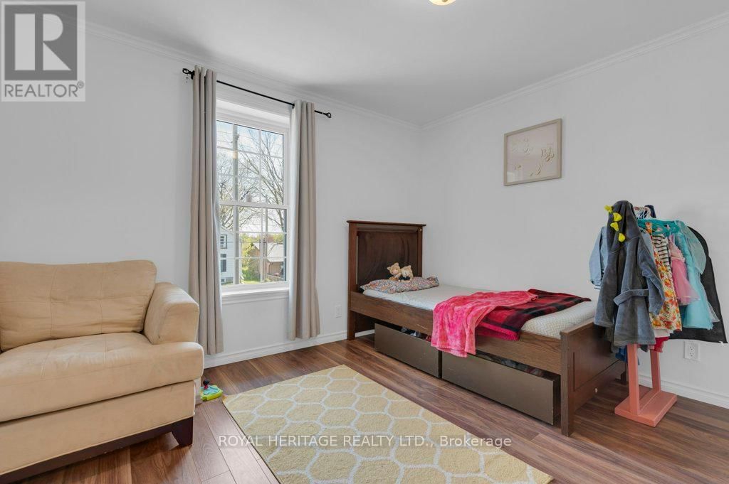180 BYRON STREET WEST Image 21