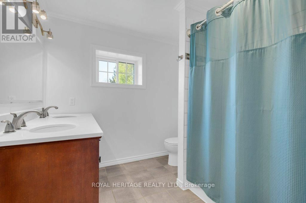 180 BYRON STREET WEST Image 23
