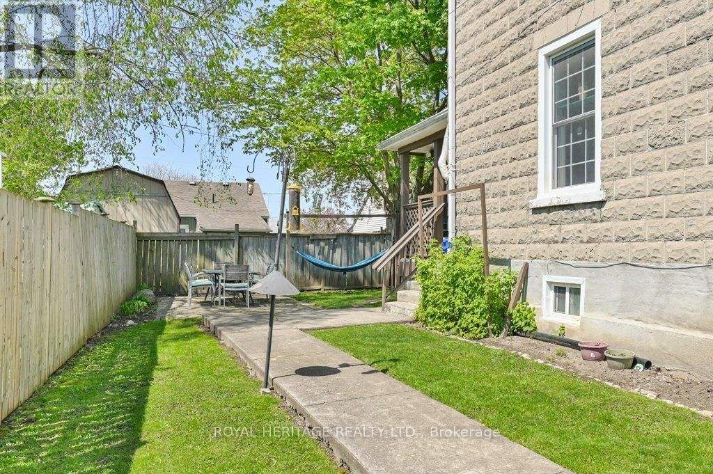 180 BYRON STREET WEST Image 27