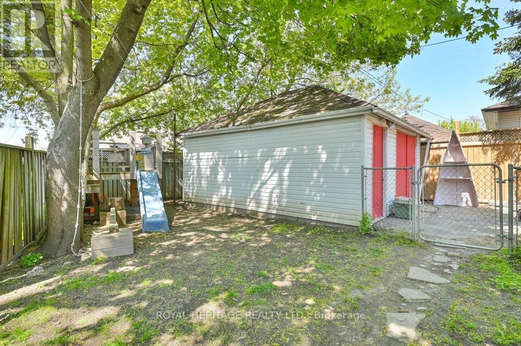 180 BYRON STREET WEST Image 30