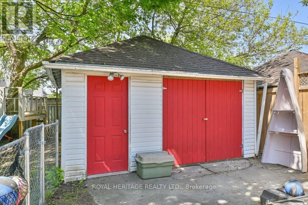 180 BYRON STREET WEST Image 35