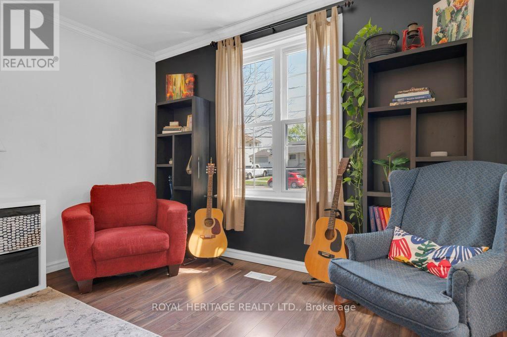 180 BYRON STREET WEST Image 9